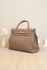 Hermès Kelly 35 Etoupe Togo Leather with Gold Hardware (T Stamp) - Image 2
