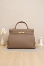 Hermès Kelly 35 Etoupe Togo Leather with Gold Hardware (T Stamp)