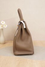 Hermès Kelly 35 Etoupe Togo Leather with Gold Hardware (T Stamp) - Image 3