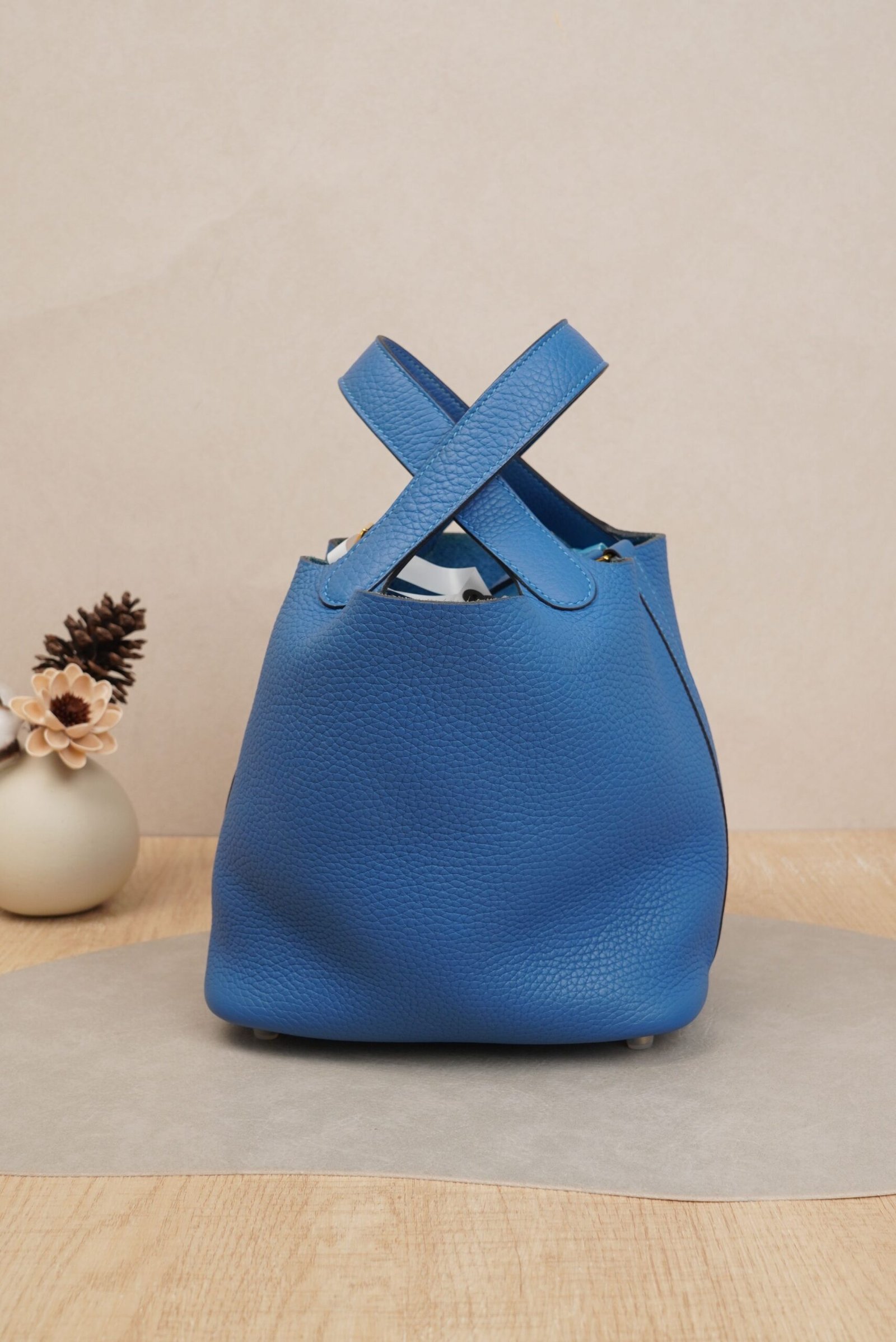 20251101195936251_60689 Hermès Picotin Lock 18 Bleu Grece Togo Leather with Gold Hardware (Y Stamp) - Image 1