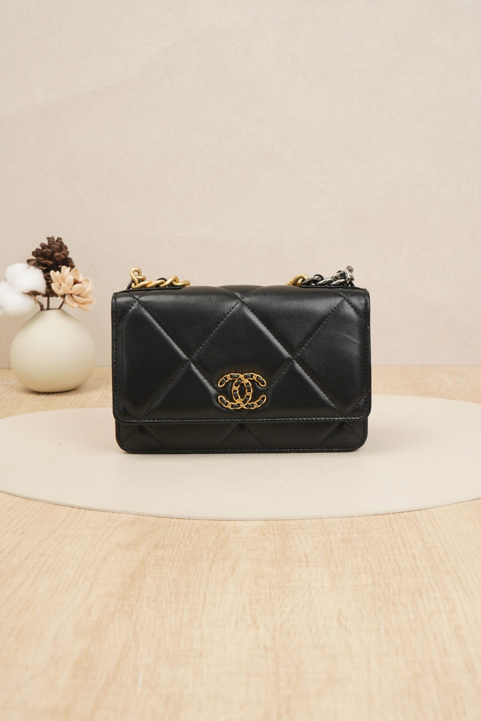20251102190501996_29026 Chanel 19 Wallet on Chain Black Lambskin Leather with Gold Hardware (RFID Chip Version) - Image 1