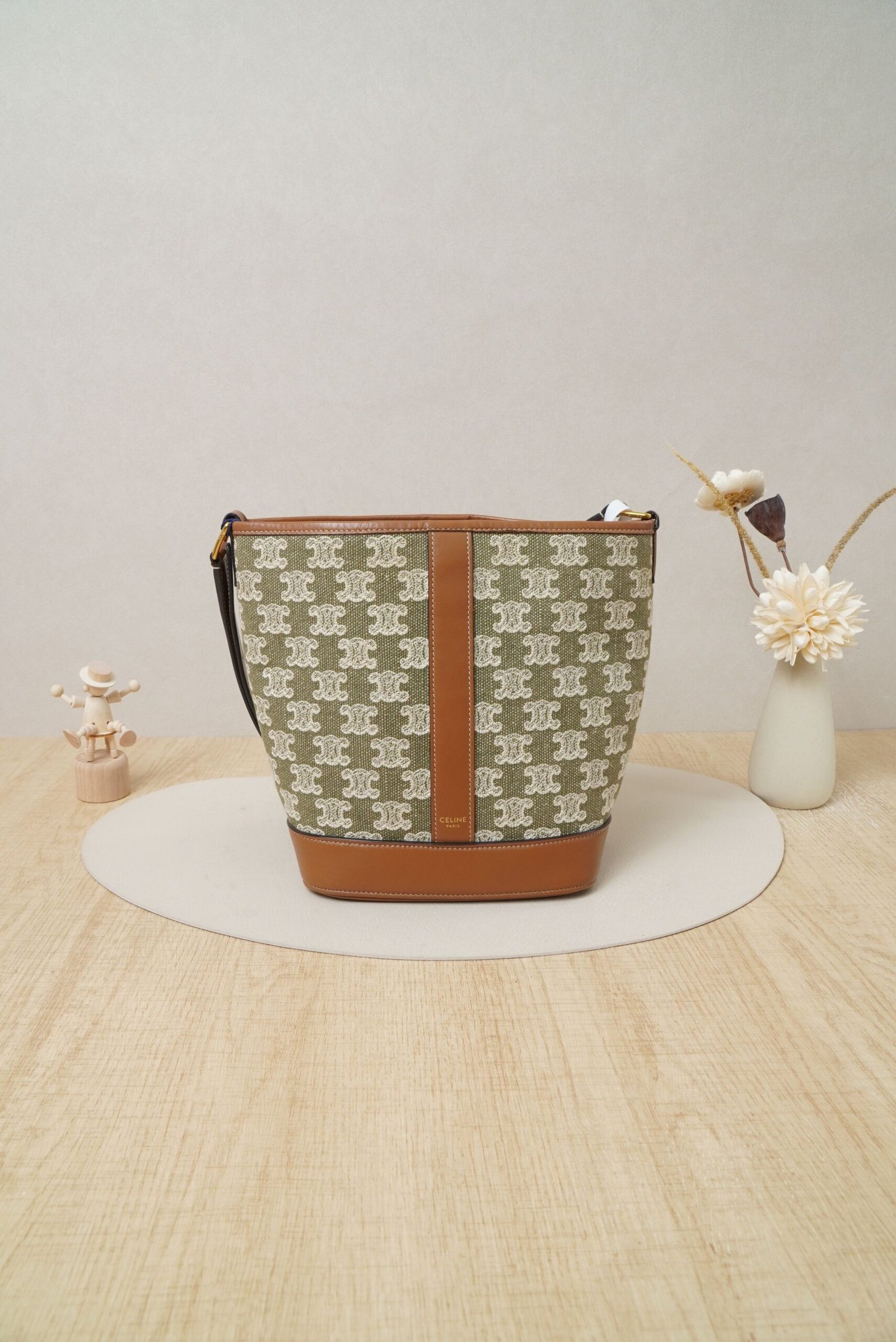 20251105153312563_76592 CELINE Small Bucket Bag - Image 1