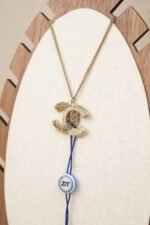 CHANEL Necklace in Gold-Tone Metal - Image 4